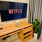 Axiom - Zenith Iii - Netflix, Hbo, Champagne * كَشّا
