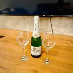 Axiom - Zenith Iii - Netflix, Hbo, Champagne شقة كَشّا