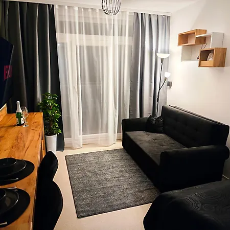 Axiom - Zenith Iii - Netflix, Hbo, Champagne Apartman *