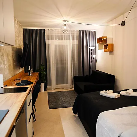 Axiom - Zenith Iii - Netflix, Hbo, Champagne Kassa