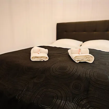 Axiom - Zenith Iii - Netflix, Hbo, Champagne Košice