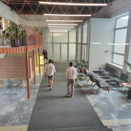 Apartman Axiom - Zenith Iii - Netflix, Hbo, Champagne