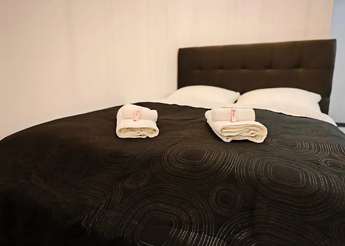 Axiom - Zenith Iii - Netflix, Hbo, Champagne Košice