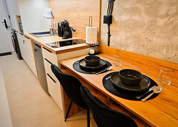 Axiom - Zenith Iii - Netflix, Hbo, Champagne Apartmán